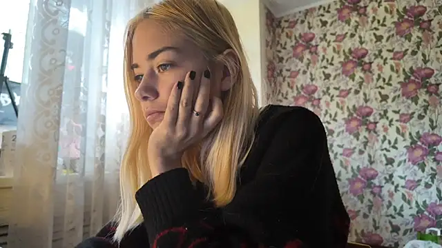 Snapshot of Witching_Moon chatting on October 4, 7:28 am Witching Moon online show from October 4, 7:28 am