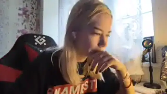 Snapshot of Witching_Moon chatting on October 23, 7:40 am Witching Moon online show from October 23, 7:40 am