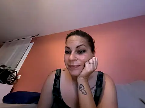 minettedusud online show from November 11, 9:48 pm