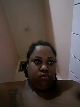 Snapshot of Karamelsaus chatting on October 27, 7:12 am Karamelsaus online show from October 27, 7:12 am