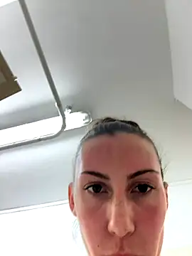 Snapshot of MilaRenee chatting on September 20, 6:31 pm MilaRenee online show from September 20, 6:31 pm