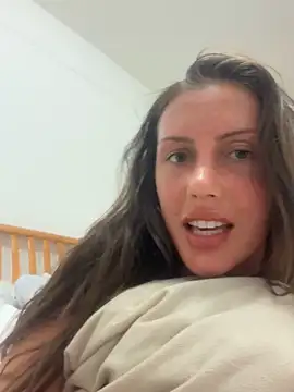 Snapshot of MilaRenee chatting on October 30, 8:20 pm MilaRenee online show from October 30, 8:20 pm