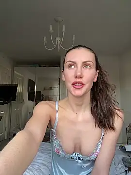 MilaRenee online show from February 22, 4:05 pm