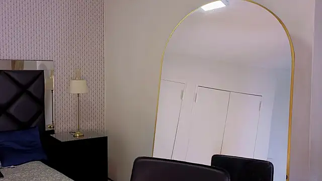 Snapshot of mysterius_boy chatting on October 21, 7:47 pm mysterius boy online show from October 21, 7:47 pm