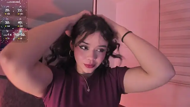 Snapshot of NikaVelvet1 chatting on November 21, 12:10 am NikaVelvet1 online show from November 21, 12:10 am