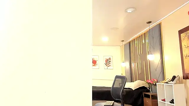 OliviGrace online show from February 12, 9:32 pm