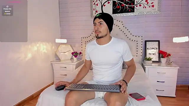 Valentiinoss online show from January 5, 8:23 pm