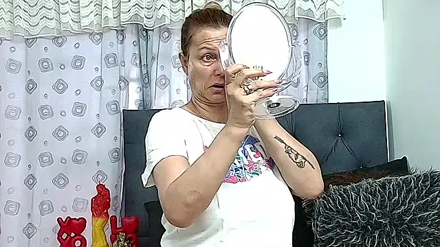 Victoriacoperino online show from November 24, 2:17 pm