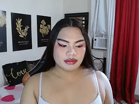 TSbrianaHugeCock online show from November 2, 7:44 am