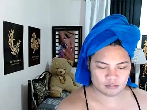 TSbrianaHugeCock online show from March 28, 3:33 pm