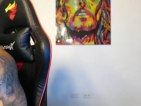 Snapshot of logan_hugh8 chatting on September 23, 3:53 am logan hugh8 online show from September 23, 3:53 am