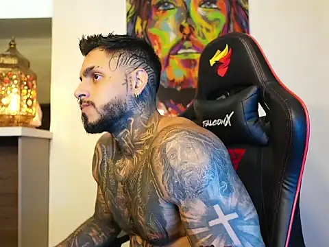 Snapshot of logan_hugh8 chatting on September 24, 4:16 am logan hugh8 online show from September 24, 4:16 am