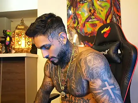 Snapshot of logan_hugh8 chatting on September 25, 3:10 am logan hugh8 online show from September 25, 3:10 am