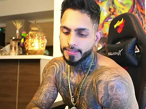 Snapshot of logan_hugh8 chatting on September 28, 2:33 pm logan hugh8 online show from September 28, 2:33 pm