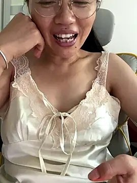 coco-o online show from September 19, 8:49 am