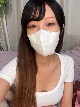 Snapshot of emiiiii1001 chatting on September 13, 1:49 am emiiiii1001 online show from September 13, 1:49 am