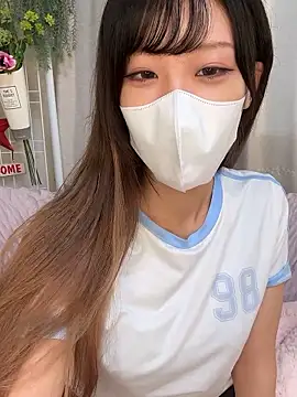 Snapshot of emiiiii1001 chatting on September 18, 3:08 am emiiiii1001 online show from September 18, 3:08 am