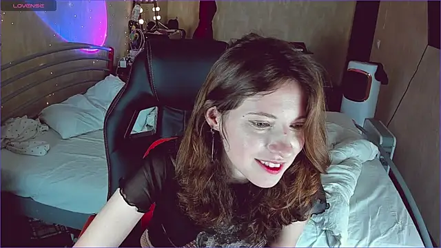 Agata in Wonderland online show from September 14, 9:36 pm