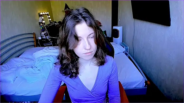 Agata in Wonderland online show from September 17, 8:49 am