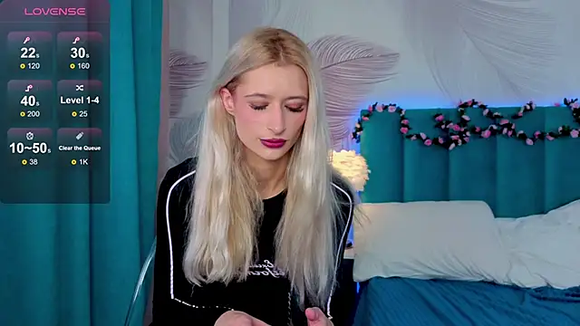 Monica Leen online show from November 26, 6:25 am