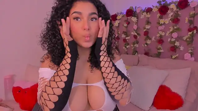 MiaWonderfull online show from February 18, 6:20 am