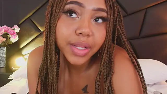 Snapshot of AngelaRoberts chatting on September 27, 4:45 pm AngelaRoberts online show from September 27, 4:45 pm