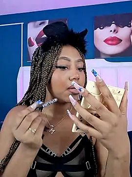Snapshot of AngelaRoberts chatting on October 16, 4:24 am AngelaRoberts online show from October 16, 4:24 am