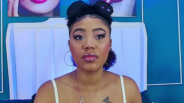 Snapshot of AngelaRoberts chatting on October 17, 4:04 am AngelaRoberts online show from October 17, 4:04 am