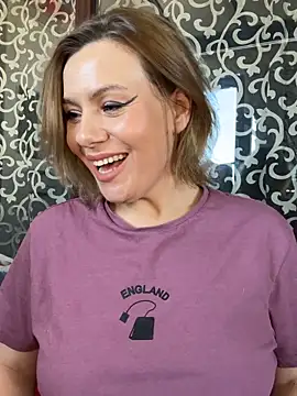 Snapshot of emmasweett11 chatting on March 11, 9:59 am emmasweett11 online show from March 11, 9:59 am