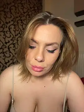 Snapshot of emmasweett11 chatting on April 18, 7:58 pm emmasweett11 online show from April 18, 7:58 pm