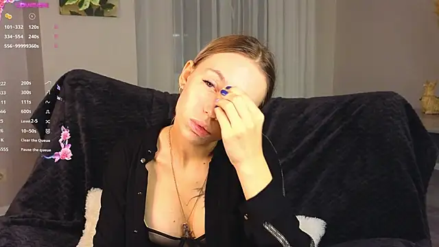 NyxaThorn online show from September 17, 4:19 pm