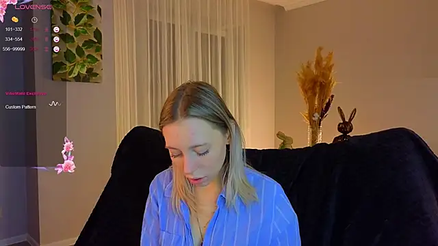 NyxaThorn online show from November 22, 2:38 pm