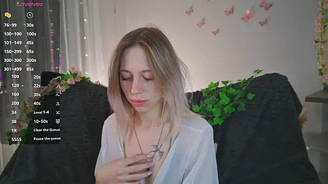 NyxaThorn online show from February 2, 4:49 pm