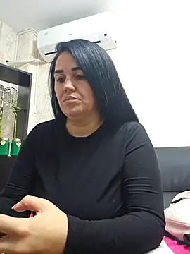 VickyDivinee online show from September 18, 5:15 pm