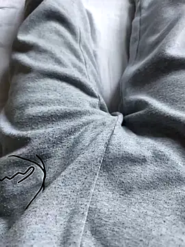 luckylover2024 online show from April 14, 5:52 pm