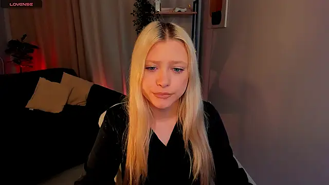 Millie Vanillies online show from October 16, 8:43 pm