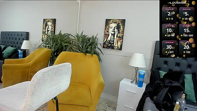 Snapshot of emilio_brandon chatting on October 21, 10:38 am emilio brandon online show from October 21, 10:38 am