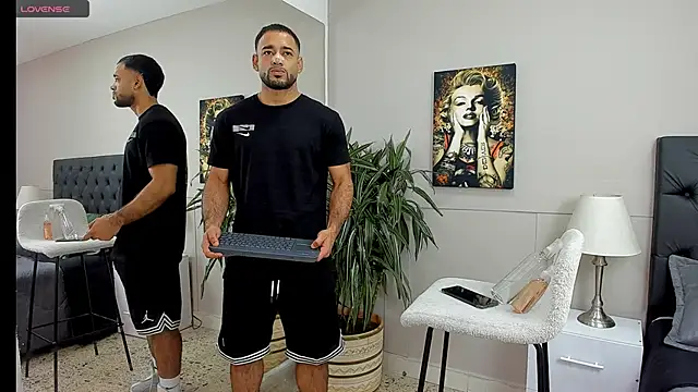 Snapshot of emilio_brandon chatting on October 24, 11:28 am emilio brandon online show from October 24, 11:28 am