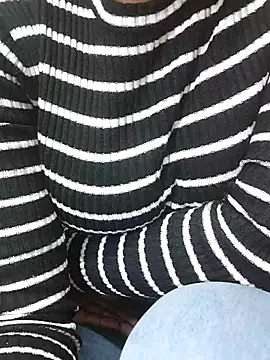 Snapshot of Laxmi_89 chatting on December 4, 3:27 am Laxmi 89 online show from December 4, 3:27 am