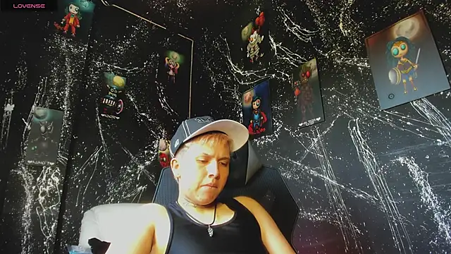 Snapshot of AlanRed_ chatting on September 23, 6:00 pm AlanRed online show from September 23, 6:00 pm