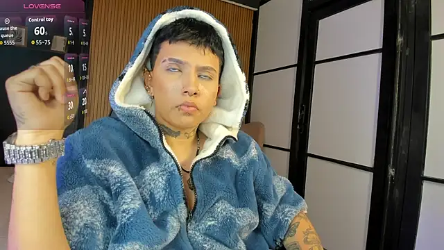Snapshot of AlanRed_ chatting on October 15, 8:20 pm AlanRed online show from October 15, 8:20 pm