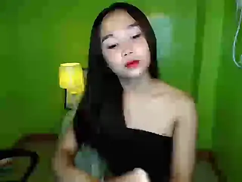 Snapshot of SultryCyraFoxmore chatting on April 26, 3:48 am SultryCyraFoxmore online show from April 26, 3:48 am