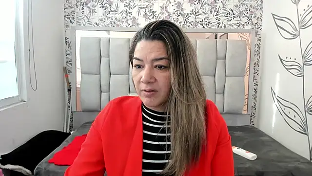 Chanel  Rose   online show from September 17, 12:18 pm