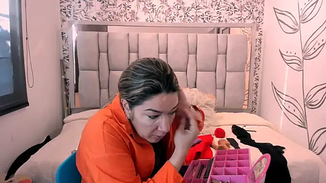 Chanel  Rose   online show from September 24, 12:19 pm