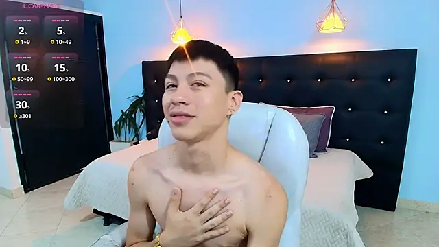 Snapshot of Abraham_horny18 chatting on September 10, 8:09 pm Abraham horny18 online show from September 10, 8:09 pm