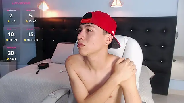 Snapshot of Abraham_horny18 chatting on October 13, 8:31 pm Abraham horny18 online show from October 13, 8:31 pm