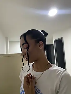 AriaHart Oficial online show from September 15, 3:17 am