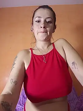 Snapshot of KiaraEvans2 chatting on November 27, 2:24 am KiaraEvans2 online show from November 27, 2:24 am