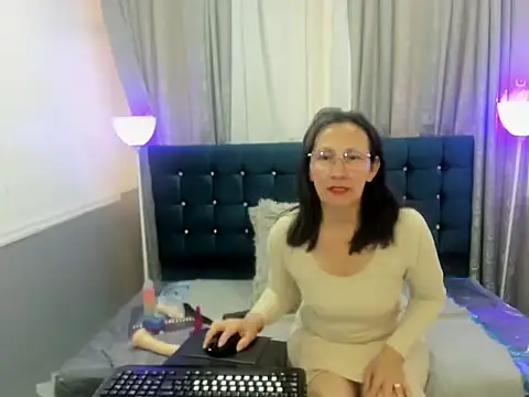 Oriana Jhonson online show from April 18, 12:09 pm