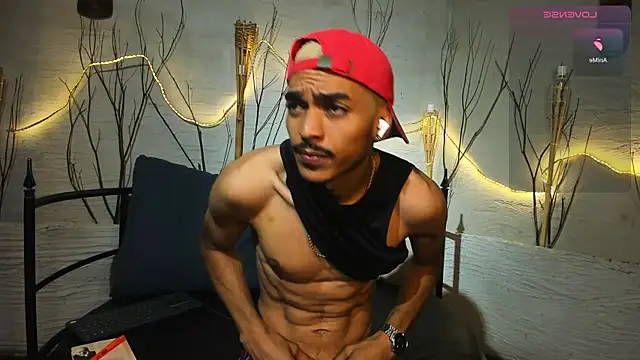 MarcusRain  online show from December 5, 3:59 am